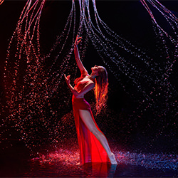 Bailarina con agua-Luk Kenneth-finalista-BELLAS ARTES-Retrato -6751
