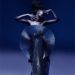 The Blue Queen-Diana Uelzmann-bronze-PEOPLE-Portrait -6561
