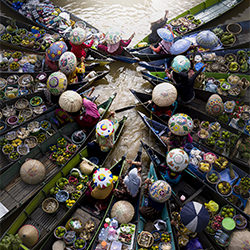 Floating Market-Rudy Oei-bronze-PEOPLE-Culture -6626