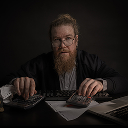 Still counting-Lasse Eskola-finalist-FINE ART-Portrait -7640