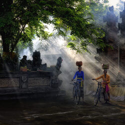 Balinese ladies-Laimute Kuriene-finalist-PEOPLE-Lifestyle -8687