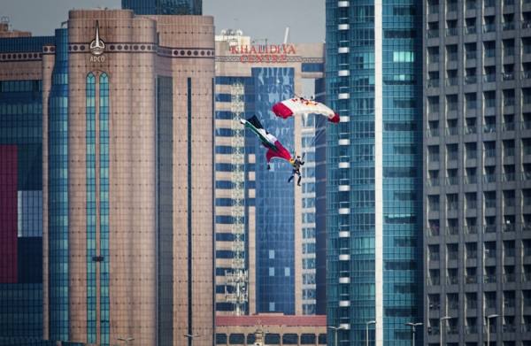 Photograph Andrzej Bochenski Sky Diving on One Eyeland