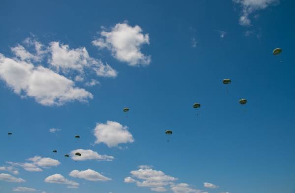 Photograph Craig Kempf Skydiving Old School on One Eyeland