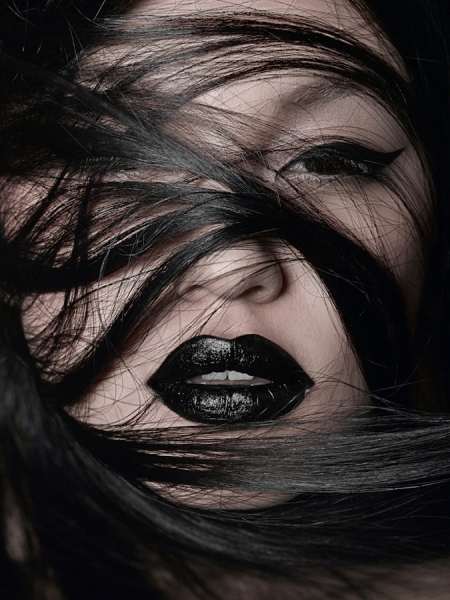 Photograph Hung Ng Black on One Eyeland