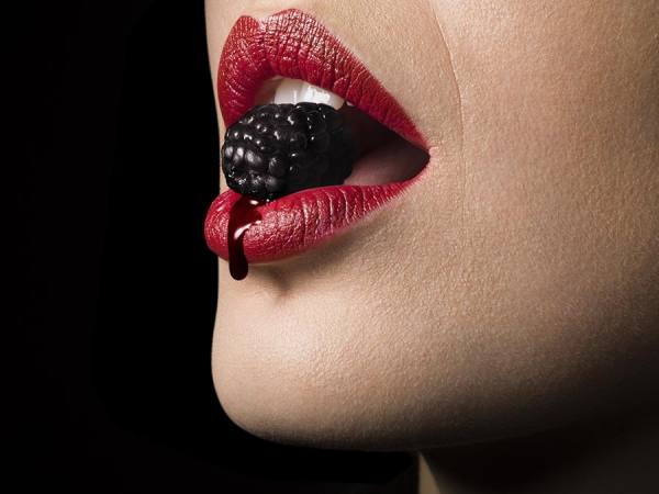 Photograph Jonathan Knowles Blackberry on One Eyeland