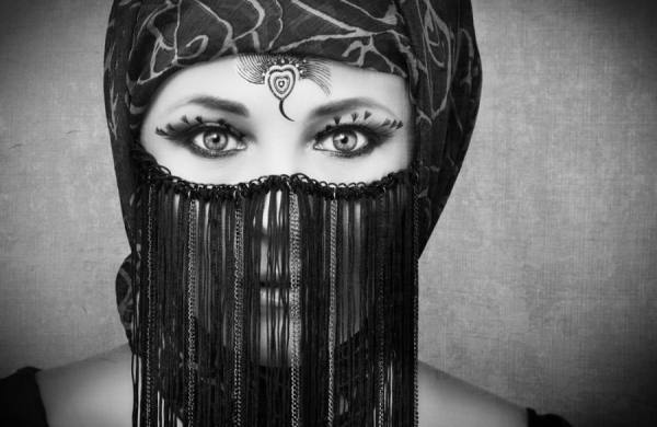 Photograph Ivan Tonov Hijab on One Eyeland