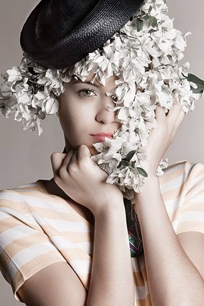 Photograph Guto Esteves Natural on One Eyeland