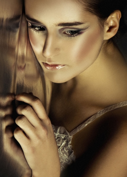Photograph Piotr Stryjewski Gold Beauty on One Eyeland