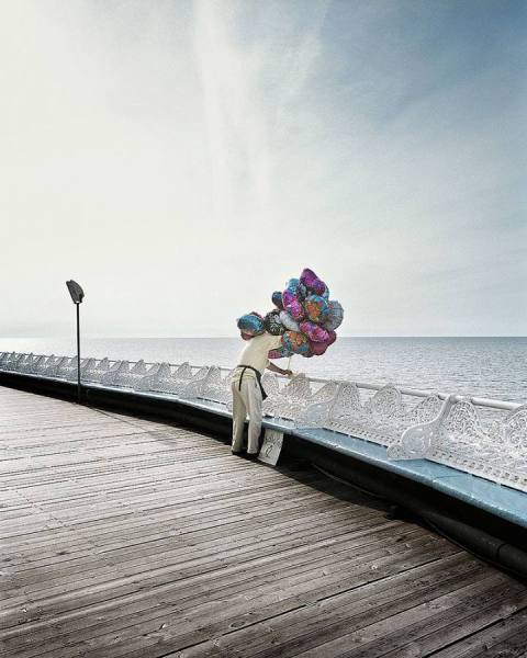 Photograph Craig Easton Balloon Seller I on One Eyeland