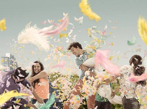 Photograph Diego Arrigoni Feathers In The Air on One Eyeland