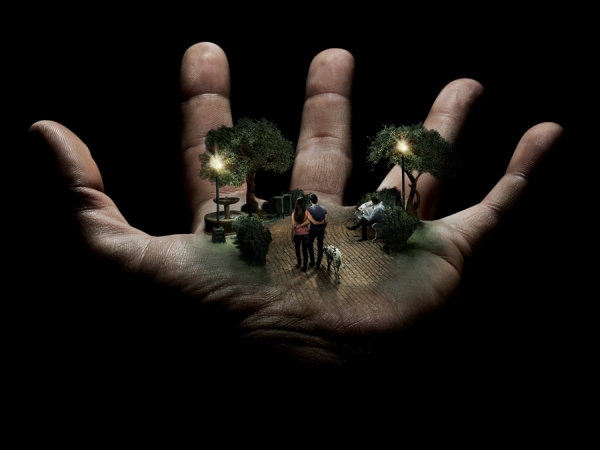 Photograph Diego Arrigoni Hand Park on One Eyeland