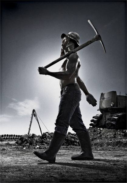 Photograph Chub Nokkaew Pickaxe on One Eyeland