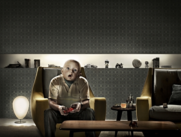 Photograph Ale Burset Playstation on One Eyeland