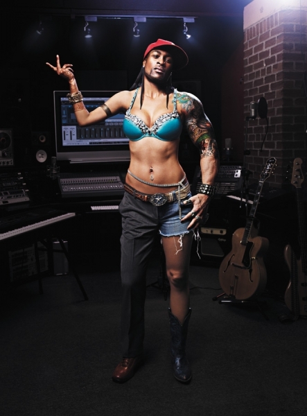 Photograph Philip Rostron Tara Where Music Gets Mixed on One Eyeland