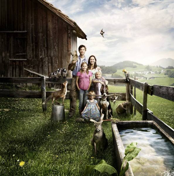 Photograph Staudinger Franke Team Photo on One Eyeland