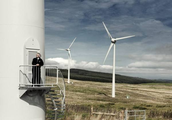 Photograph Craig Easton Windfarm on One Eyeland