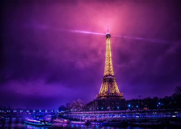 Photograph Mike Kremer Foggy Paris on One Eyeland
