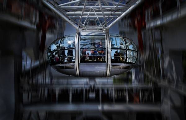 Photograph Andrzej Bochenski London Eye on One Eyeland