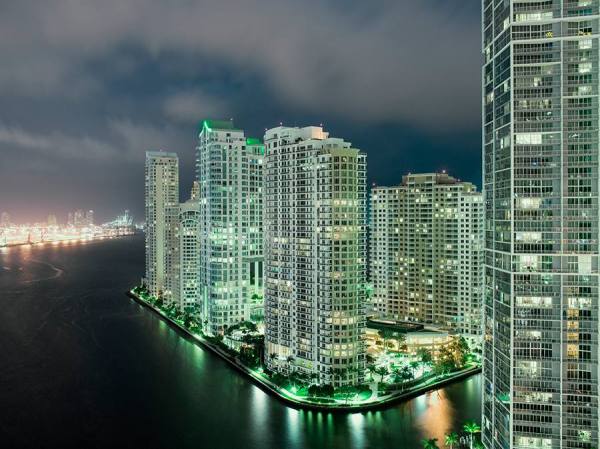 Photograph Carl Lyttle Miami Night 2 on One Eyeland
