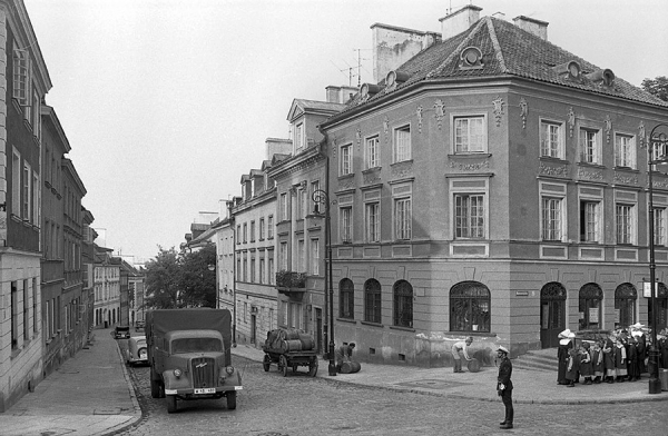 Photograph Max Hirshfeld Old Warsaw on One Eyeland