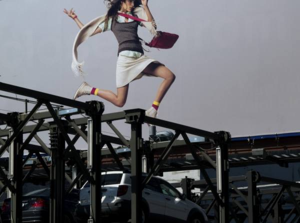 Photograph Lilyan Aloma Rush Hour on One Eyeland