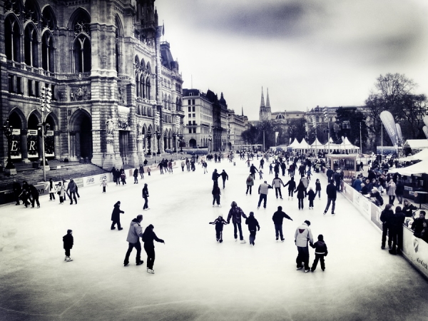 Photograph Afroditi Mavroeidi Patinage Viennois on One Eyeland