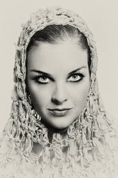 Photograph Roberto Portella Aleta In Black And White on One Eyeland