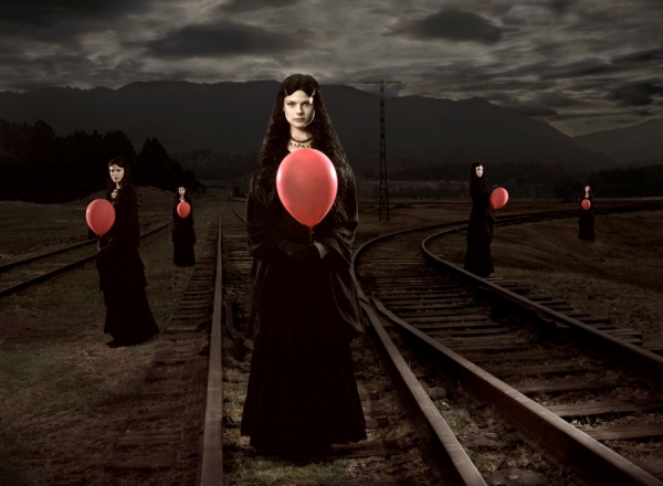 Photograph Diego Arrigoni Anas Balloons on One Eyeland
