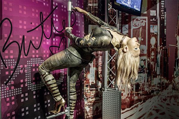 Photograph Jackson Carvalho Britney on One Eyeland