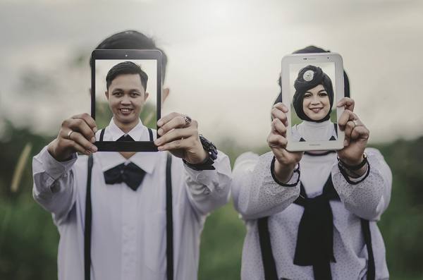 Photograph Robby Ahmad Love Story on One Eyeland