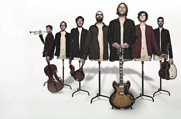 Photograph John Wright The Broken Records on One Eyeland