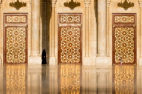 Photograph John Lund Woman And Child Grand Mosque Saana Yemen on One Eyeland