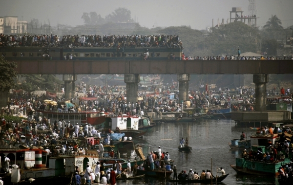 Photograph Jeremy Hunter Biswaijtemabangladesh2010 on One Eyeland