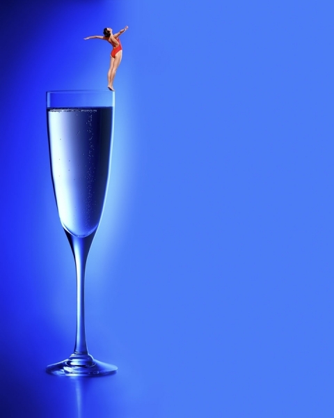 Photograph Colin Thomas Champagne Glass Diver on One Eyeland