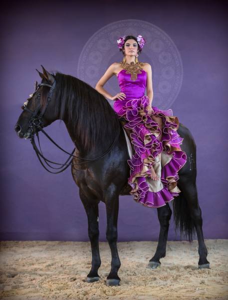 Photograph Ignacio Alvar  Thomas Amparo Pardal Fucsia on One Eyeland