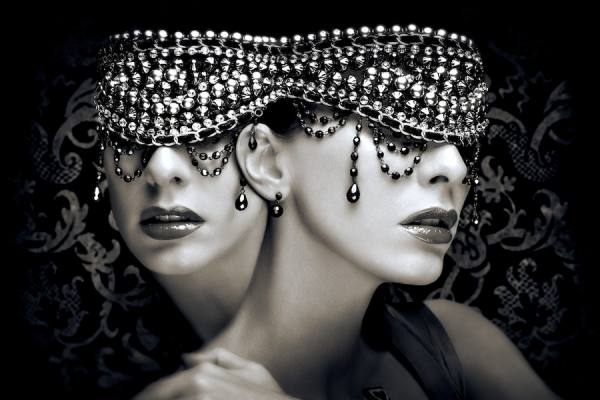 Photograph Tischler Zotan Fashion Portrait on One Eyeland