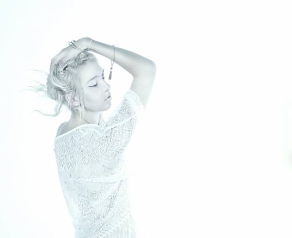 Photograph Karina Boissonnier Karina on One Eyeland