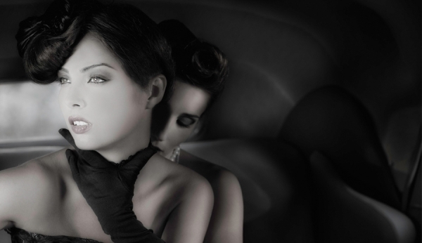 Photograph Juanmi Marquez Meeting Miss Kelly 007 on One Eyeland