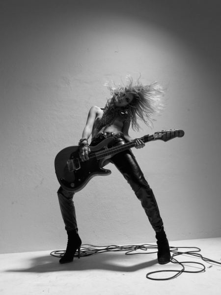 Photograph Ale Burset Sofi Rock on One Eyeland