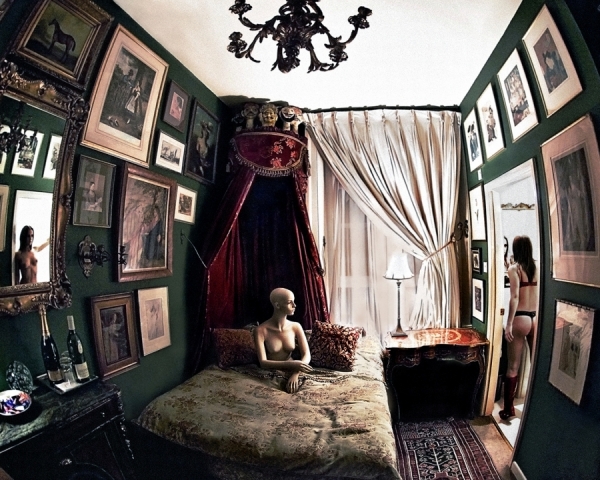 Photograph Gianni Forte The House Of The Dolls on One Eyeland