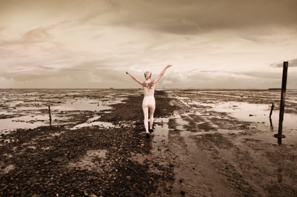 Photograph Gary Latham When The Circus Comes To Town on One Eyeland