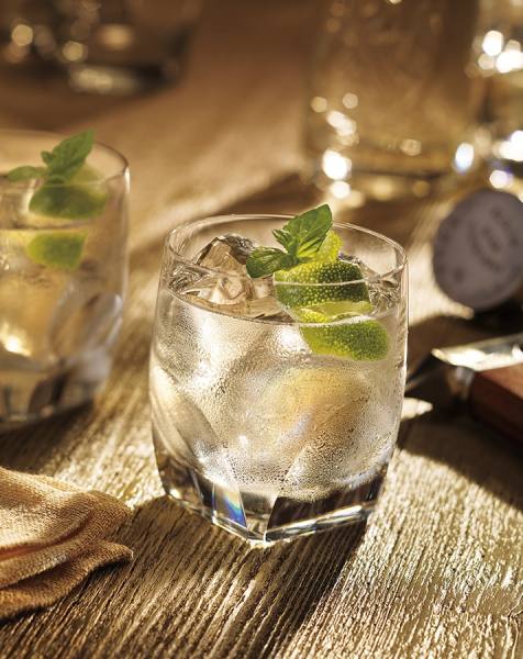 Photograph Greg Stroube Facundo Neo Rum on One Eyeland