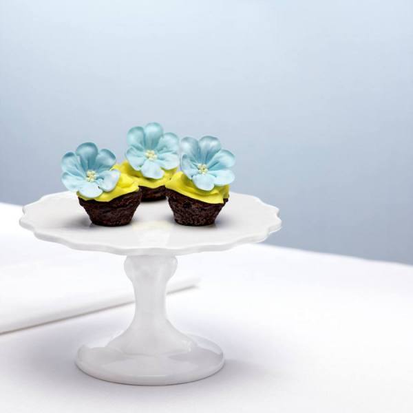 Photograph Natasha Nicholson Natnic_flower_cupcakes on One Eyeland
