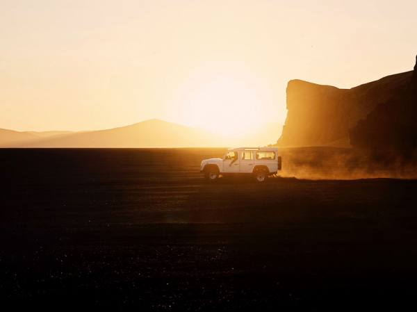 Photograph Dana Neibert Landrover on One Eyeland