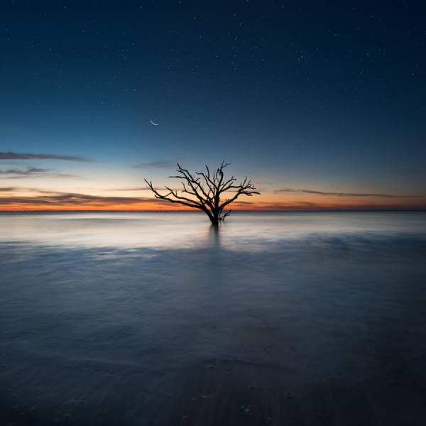 Photograph Michael Woloszynowicz As Night Turns To Day on One Eyeland