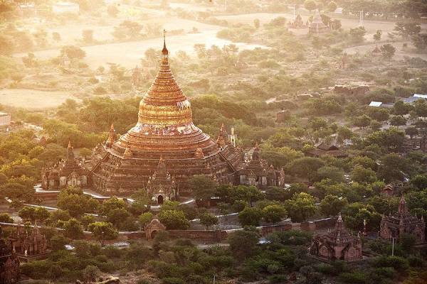 Photograph Suchet Suwanmongkol Bagan 3 on One Eyeland