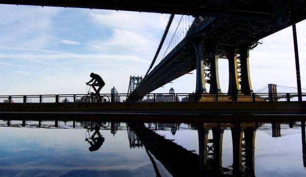 Photograph Laura Barisonzi Bridge Biker on One Eyeland