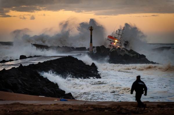 Photograph Dabid Argindar Defeated By The Sea on One Eyeland
