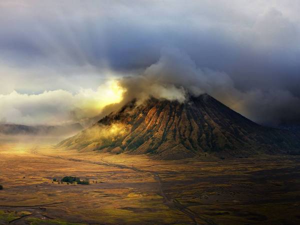 Photograph Suchet Suwanmongkol East Java 12 on One Eyeland