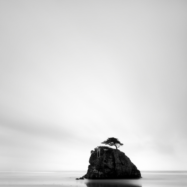 Photograph Stefano Orazzini Izumo Rock on One Eyeland
